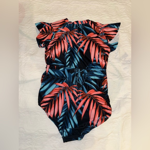 One-Piece Swimsuit in Navy with Coral Leaf Print - Picture 3 of 5